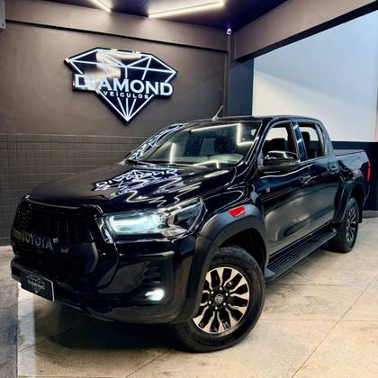 TOYOTA HILUX 2.8 D-4D TURBO DIESEL CD GR-S 4X4 AUTOMÁTICO
